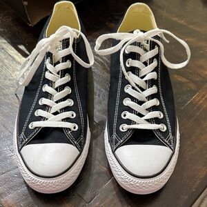 Converse Men's Black and White Sneakers